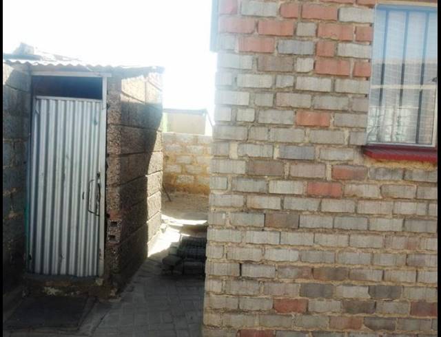 13 BEDROOM HOUSE FOR SALE IN ISITHAME